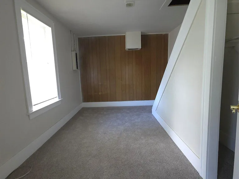 19504 Bigelow St — Photo 3