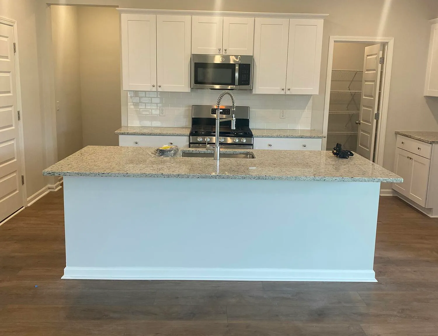 4 bed, 2.5 bath, 2187 sqft, $2,500 — Photo 4