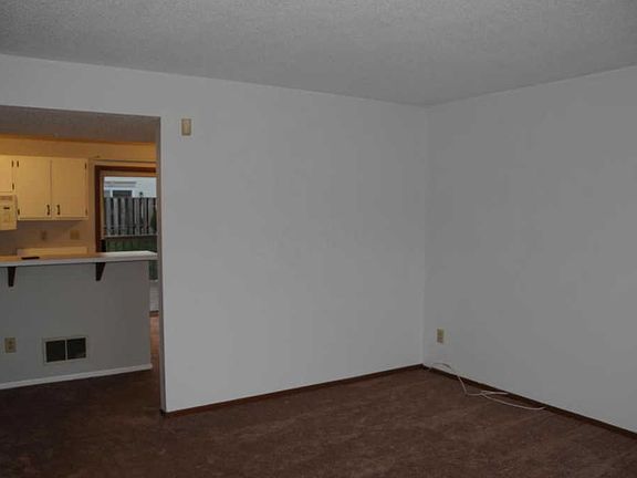 5th image of 4882 Stoneybrook Blvd