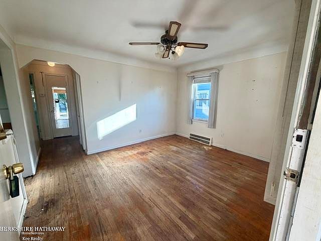 1771 University St, photo 5