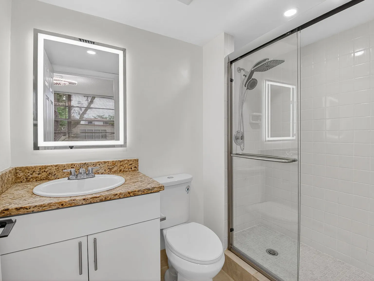 2 bed, 2.0 bath, 1048 sqft, $2,400 — Photo 2