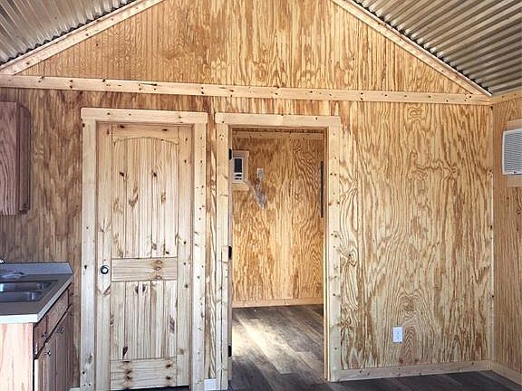 3rd image of 110 Pine Tree Loop #B