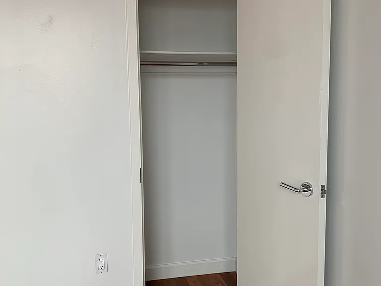 100 Jay St #22G — Photo 10