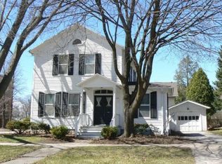 944 S Quincy St, Green Bay, WI 54301