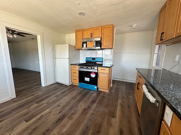 2nd image of 1010 W 2nd St #1010