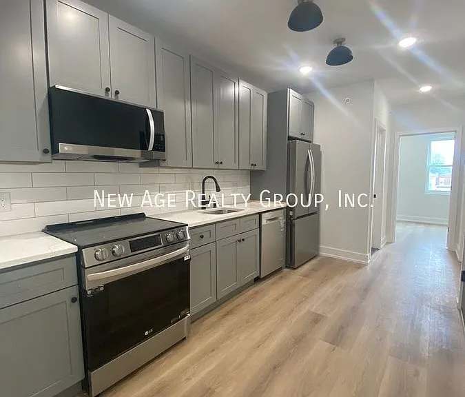 4140 Parrish St #3 — Photo 1