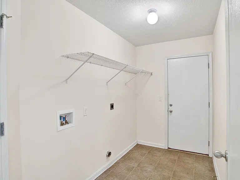 7020 Season Dr — Photo 14