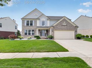 34779 Giannetti Dr, Sterling Heights, MI 48312