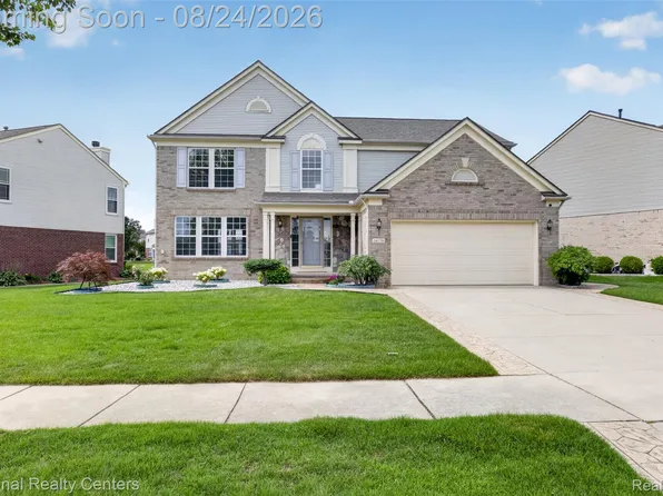 34779 Giannetti Dr, Sterling Heights, MI 48312
