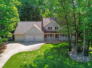 13784 Hofma Dr, Grand Haven, MI 49417