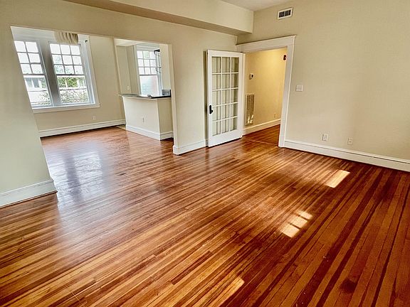 4th image of 230 E 40th St APT C2