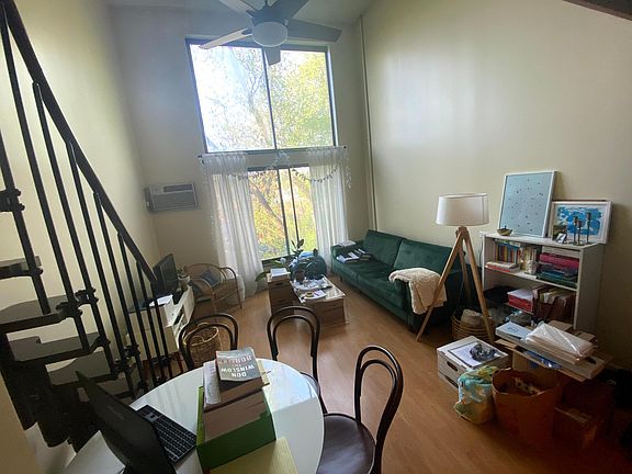 Living and dining/work space