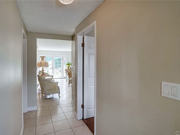 4th image of 244 W Carriagedale Dr