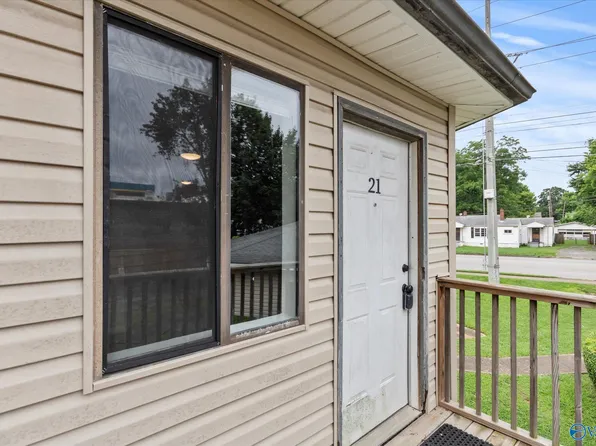 3801 Triana Blvd #19, Huntsville, AL 35805