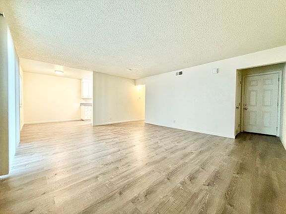 5th image of 633 Stewart St APT 6
