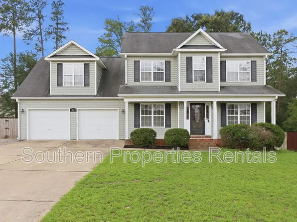 96 Rockingham St, Spring Lake, NC 28390