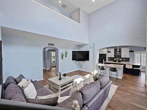 3rd image of 3383 Morelyn Crest Cir