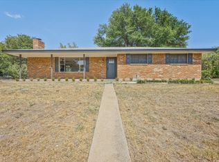 913 Lake View Rdg, White Settlement, TX 76108