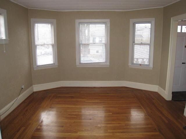 2nd image of 4 Winchester St