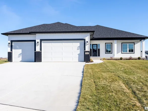 5947 Julie Ann Rd, Bettendorf, IA 52722