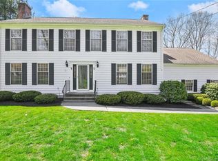65 Butternut Ln, Stratford, CT 06614