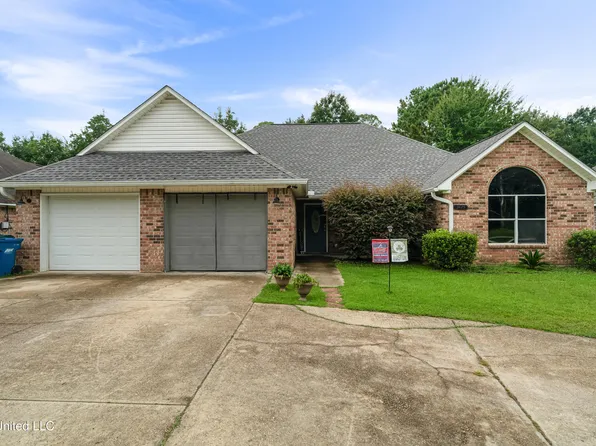 3425 Beach View Dr, Ocean Springs, MS 39564