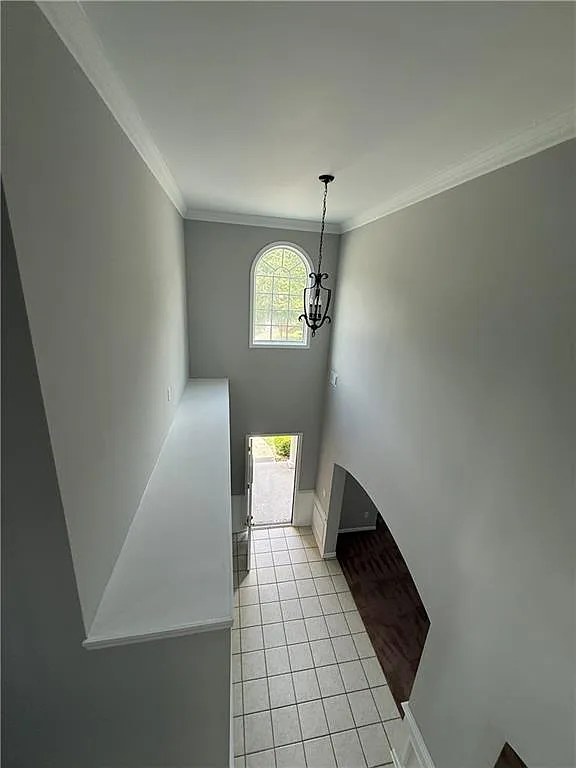 4 bed, 2.5 bath, 2554 sqft, $2,500 — Photo 2