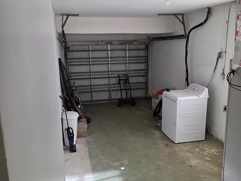 One car garage
