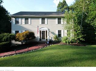 16 Golden Hill Ln, Shelton, CT