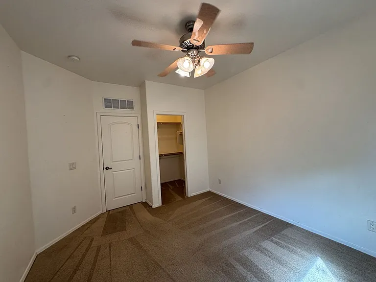 3603 Plaza De La Rosa — Photo 15