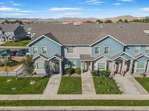 3rd image of 1682 E Stone Creek Way