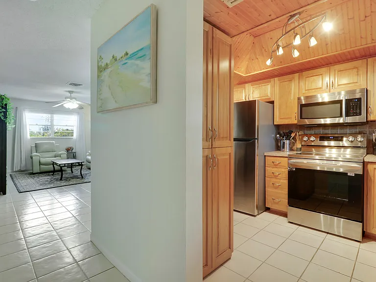400 Fern St #1C — Photo 10