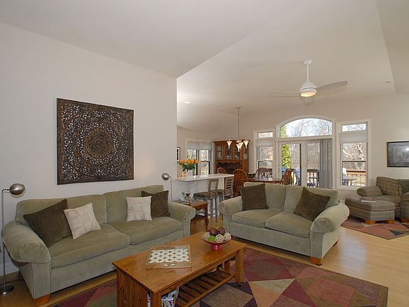 3rd image of 6711 N Green Bay Ave #10