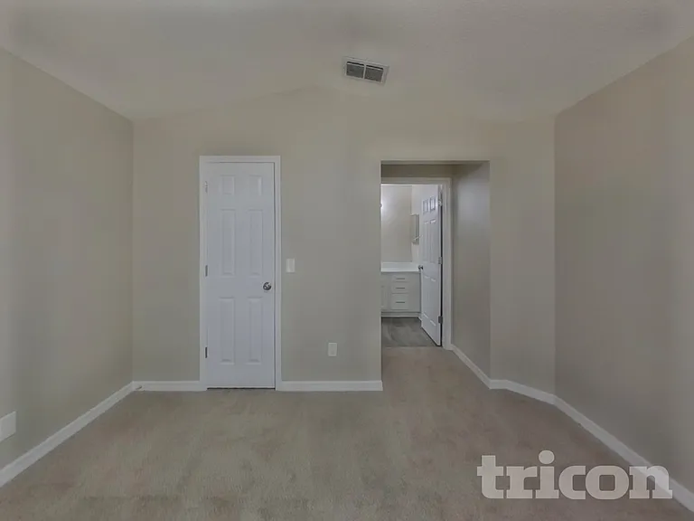 947 Sandywood Dr — Photo 6