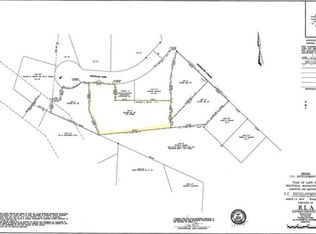 8 Nicholas Ln, Westfield, MA 01085