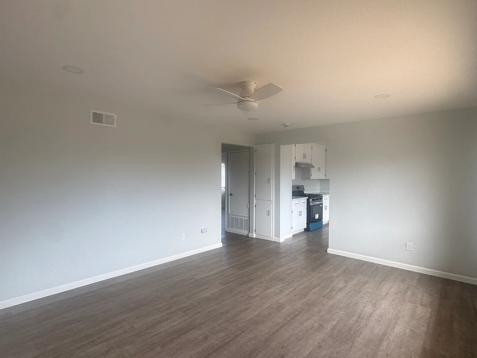 2 bed, 840 sqft, $2,900 — Photo 4