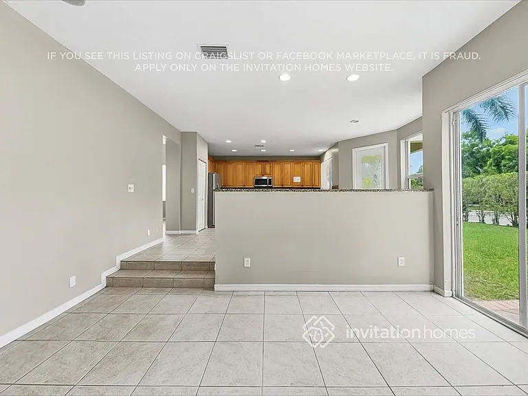 5817 NW 125th Ave — Photo 6