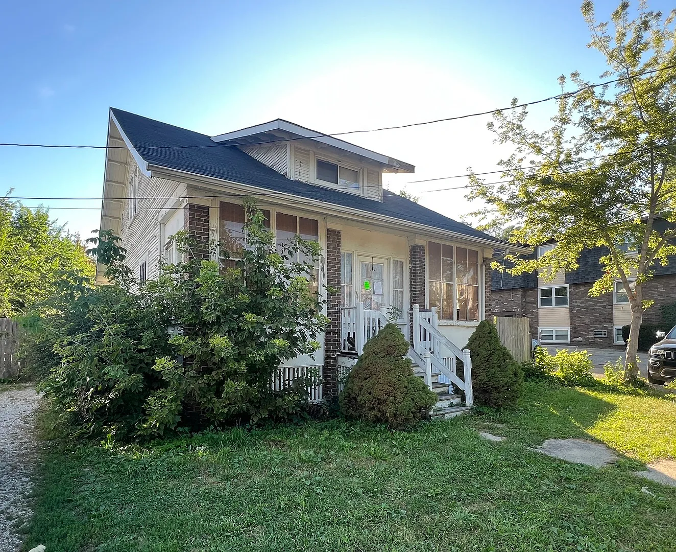 1009 Grand Ave photo 1