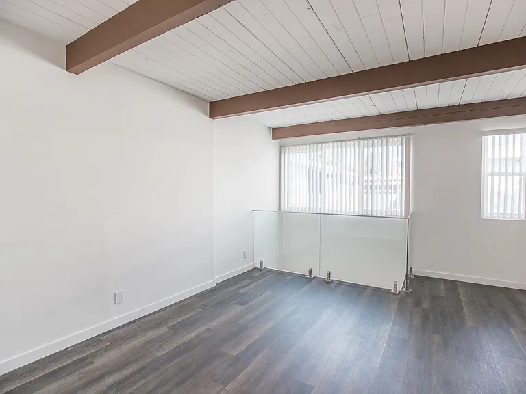 12659 Moorpark St #17 — Photo 4