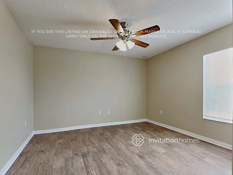2458 Hamlet Cir — Photo 16