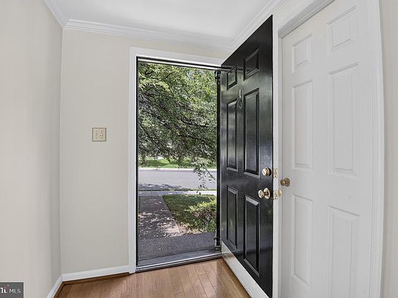 3rd image of 10612 Railroad Ct
