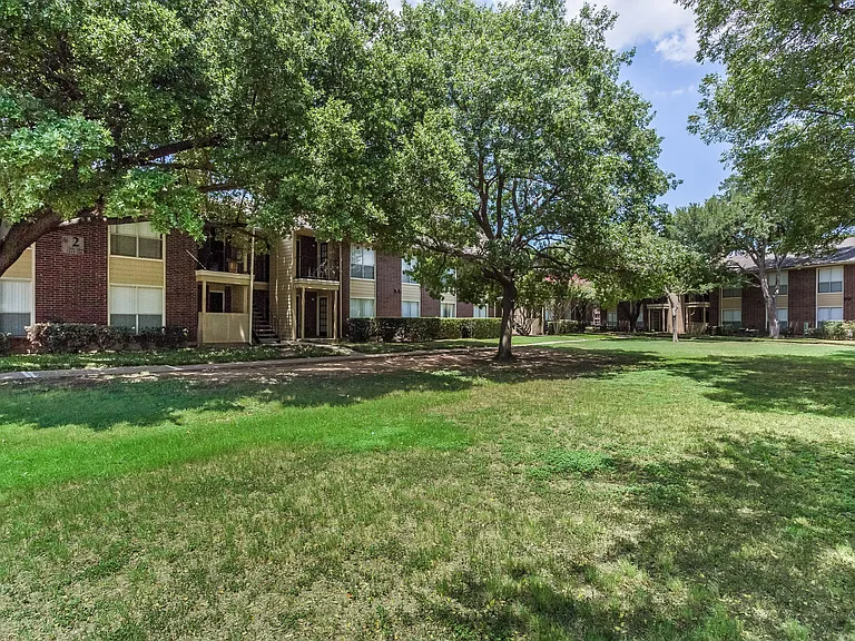 Charter Oak Apartments — Photo 9