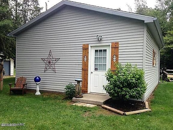 2nd image of 18356 Oxbow Dr