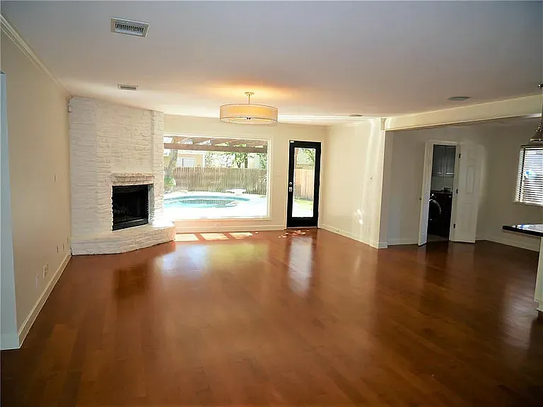 6520 Heron Dr — Photo 5