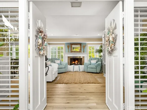 9442 Tiki Cir, Huntington Beach, CA 92646