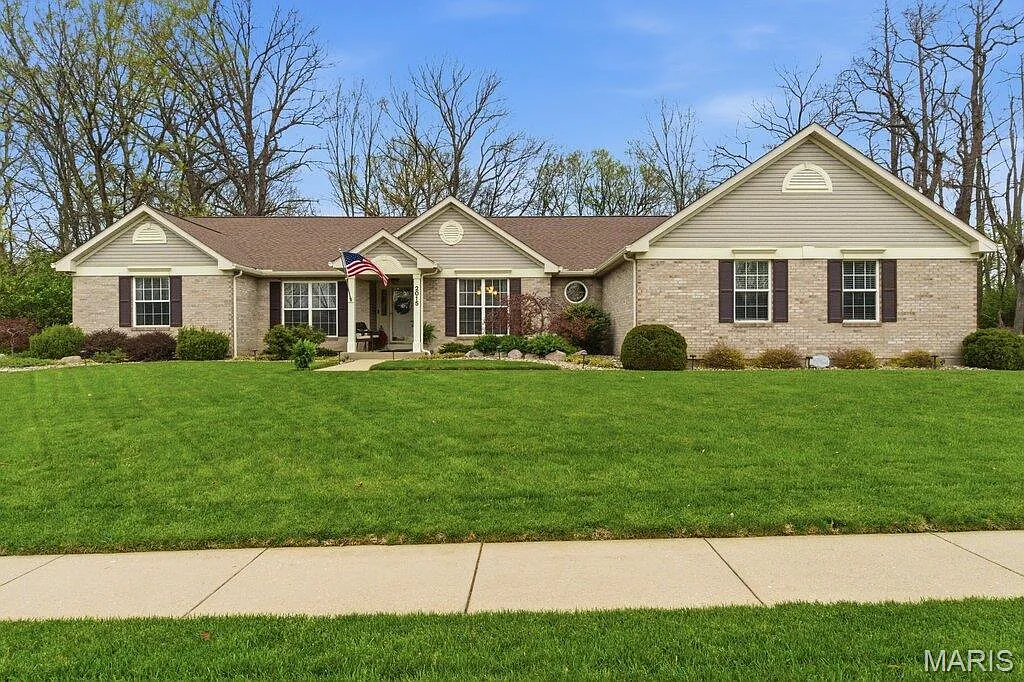 2015 Cedarwood Trl photo 1