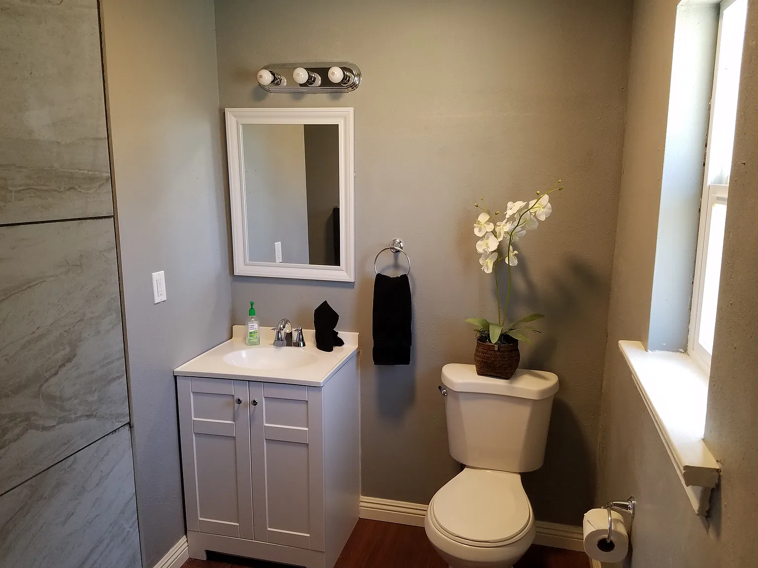 1 Bedroom 1 Bath — Photo 4