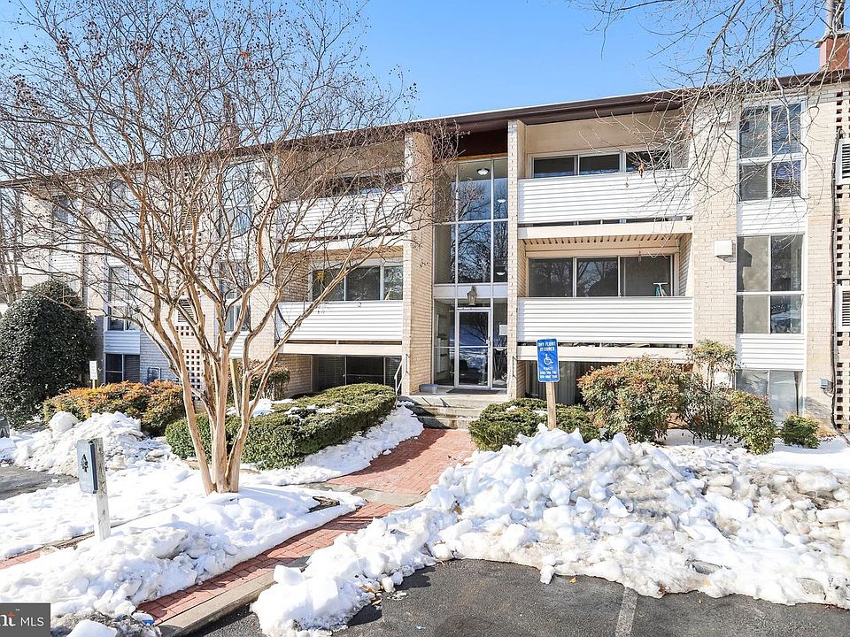 1st image of 5612 Bloomfield Dr APT 204
