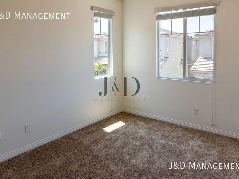 3150-3170 Bancroft Dr — Photo 22