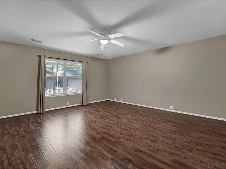 2706 Woodspring Forest Dr — Photo 15